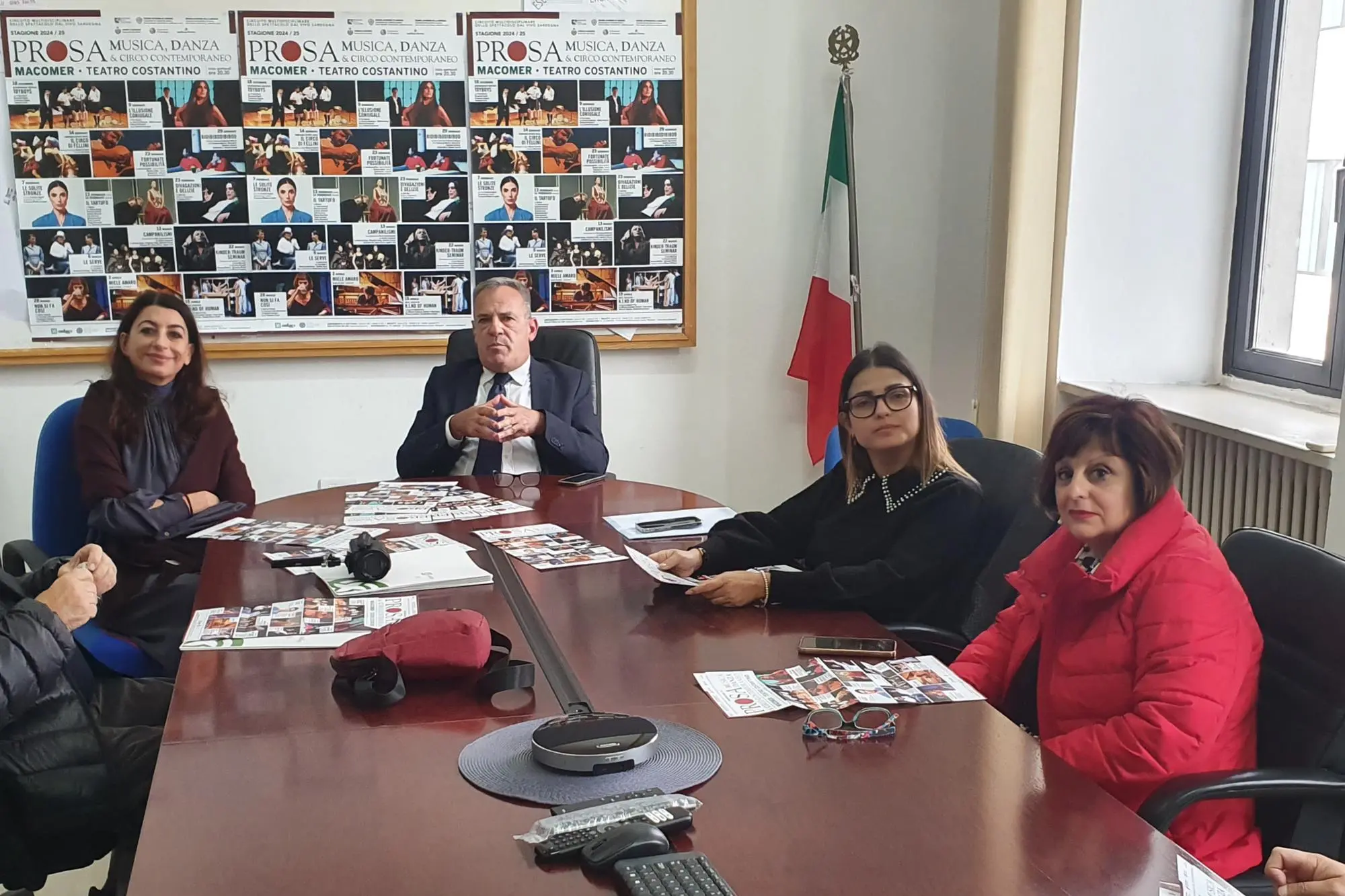 Valeria Ciabattoni, il sindaco Riccardo Uda, l'assessora Fabiana Cugusi e la consigliera Rita Atzori (foto Oggianu)