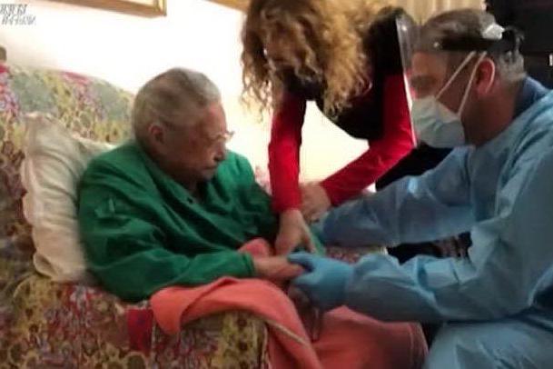 Covid, Giuseppina vaccinata a 107 anni