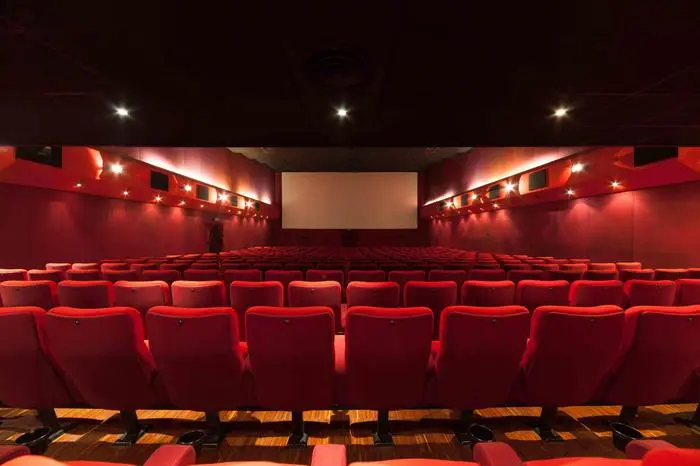La sala di un cinema, immagine simbolo (Ansa)