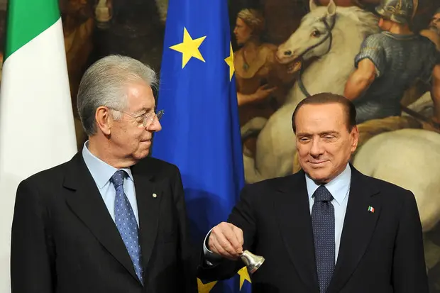 Il passaggio di consegne con Silvio Berlusconi (Ansa)