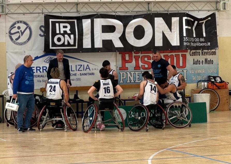 Basket in carrozzina: la Dinamo Lab batte a domicilio Cantù 68-60 e chiude in vetta