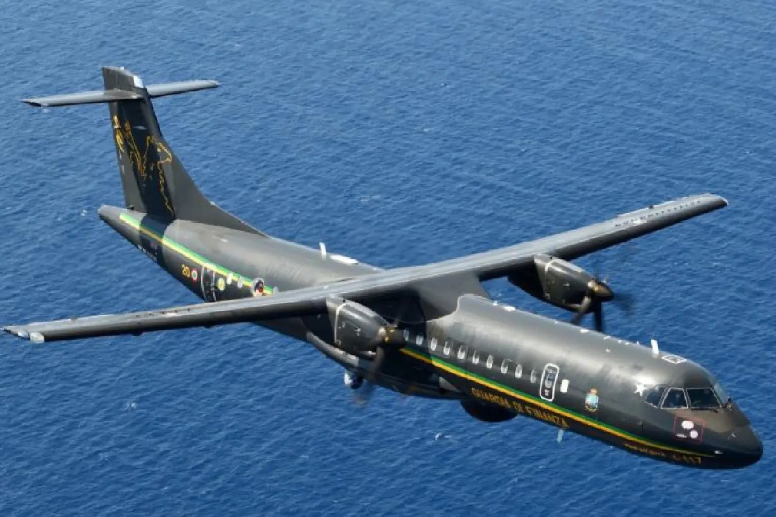 L'aereo della Guardia di Finanza