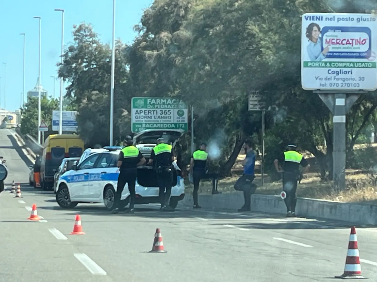 L'intervento della polizia locale per l'incidente sull'Asse mediano