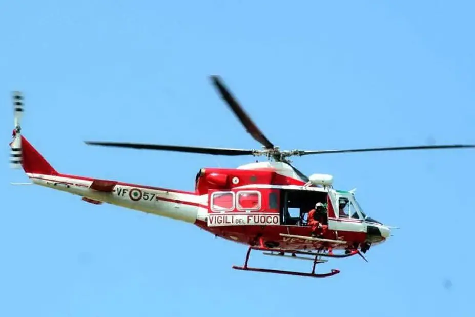 Un elicottero dei Vigili del fuoco
