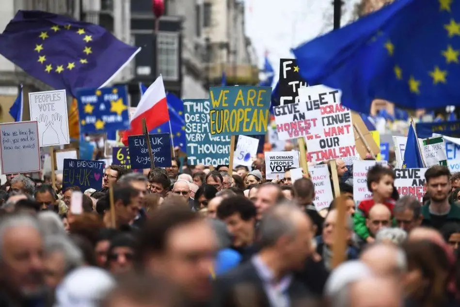 Una manifestazione in tema Brexit (foto L'Unione Sarda)