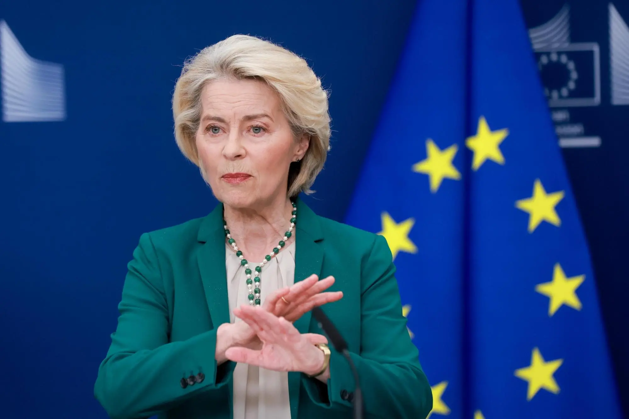 Ursula von der Leyen (foto EPA/OLIVIER HOSLET)
