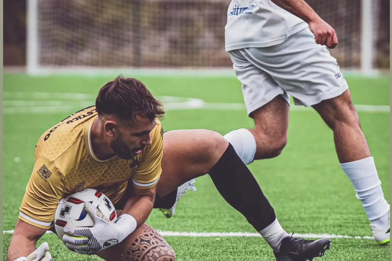 Il portiere dell'Atletico Castelsardo Luca Picconi