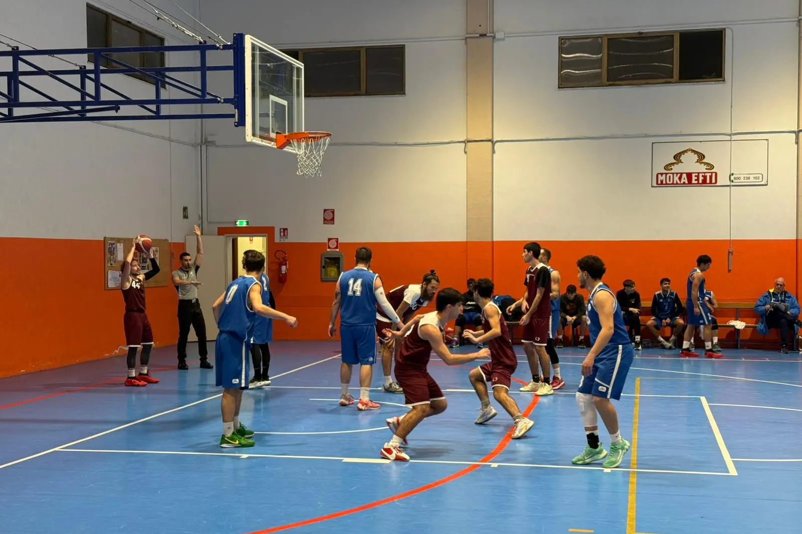 Immagine di una partita di Divisione Regionale 2 di basket (foto di Giacomo Pala)