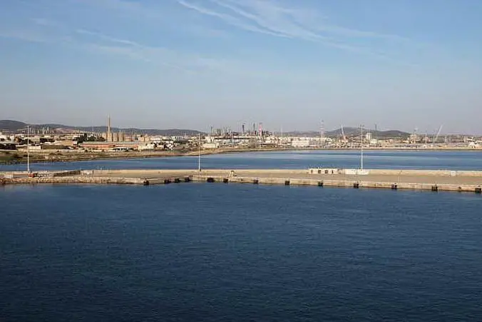 L'area industriale di Porto Torres (foto L'Unione Sarda-Pala)
