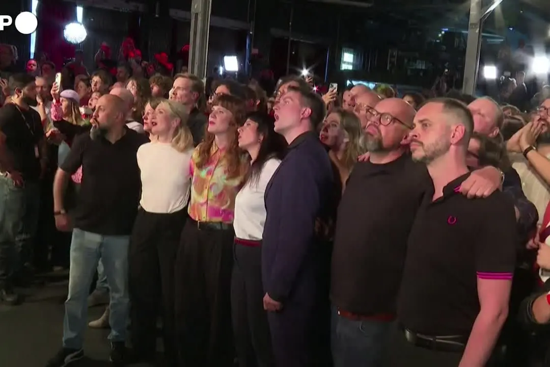 Elezioni in Germania, a Berlino Die Linke festeggia la vittoria sulla CDU