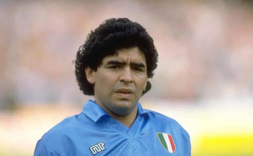Diago Armando Maradona con la maglia del Napoli