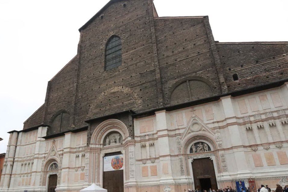La basilica di San Petronio a Bologna (Ansa)
