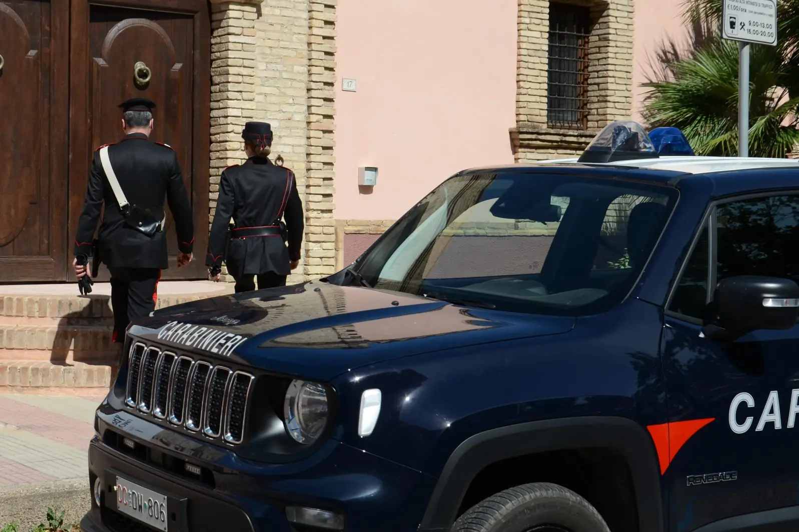 Militari in servizio (foto carabinieri)
