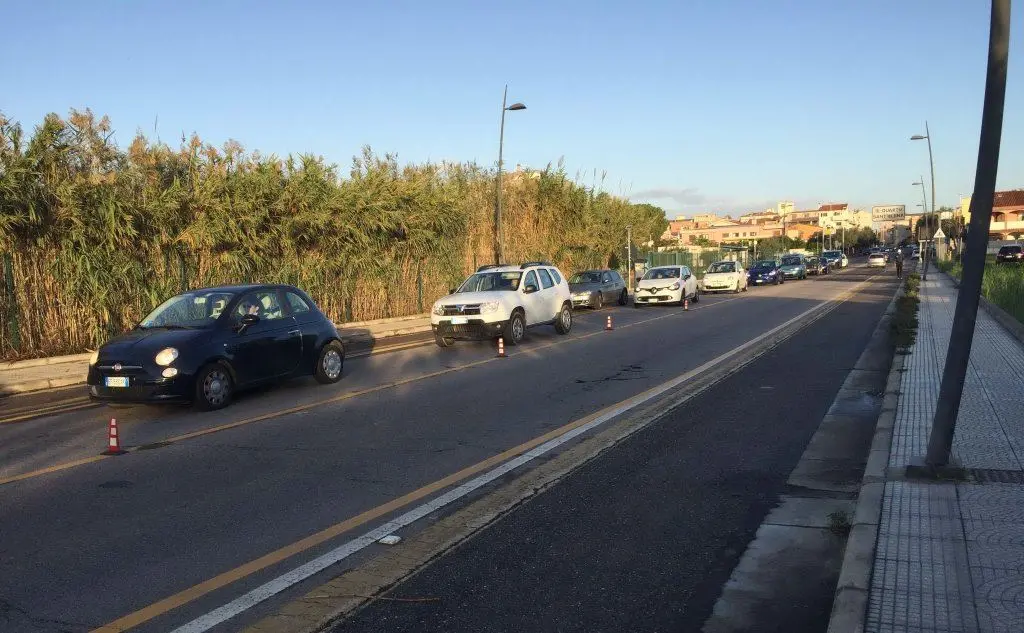 Le auto dirette verso il mare (foto L'Unione Sarda - Manunza)