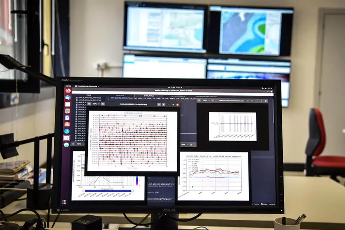 I monitor di un sismografo dell’Ingv (Ansa)