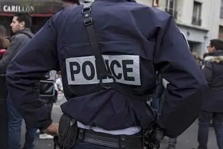Polizia francese (foto Ansa/Epa)