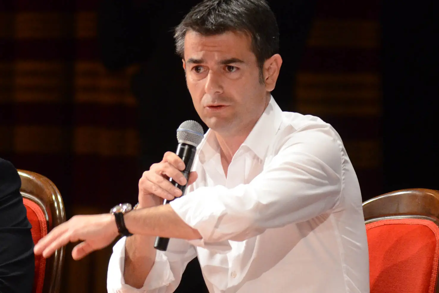 Massimo Zedda conclude la campagna elettorale al teatro civico di Sassari - foto Gloria CAlvi 22.02.2019