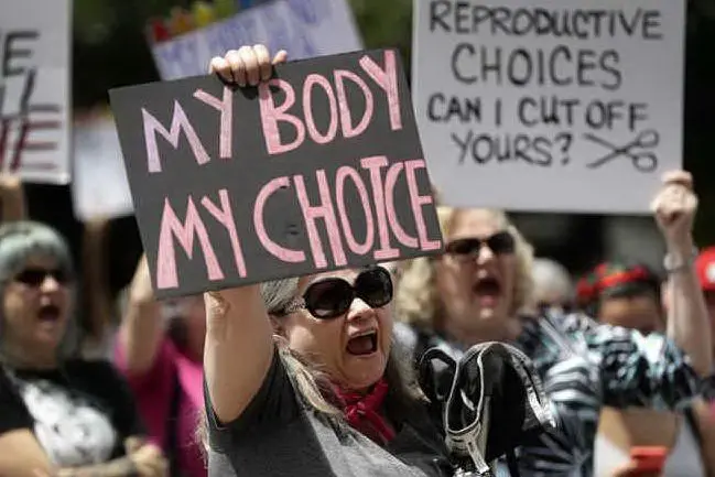 Una manifestazione pro-aborto negli Stati Uniti (Ansa)