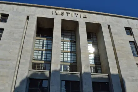 Il tribunale di Milano (foto Ansa)