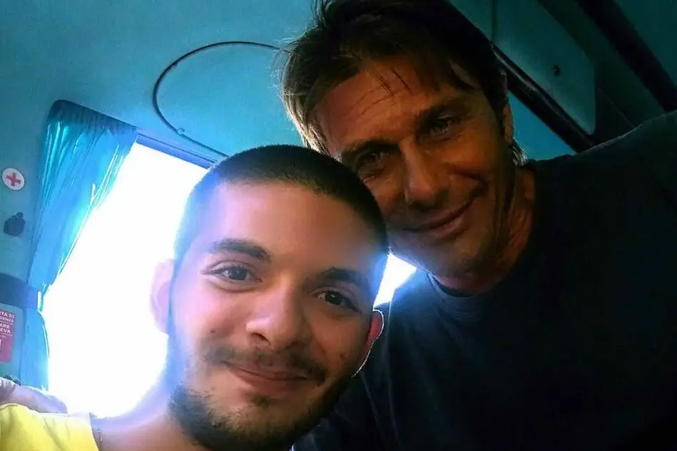 Antonio Conte, selfie con un suo fan, Alessandro Lai