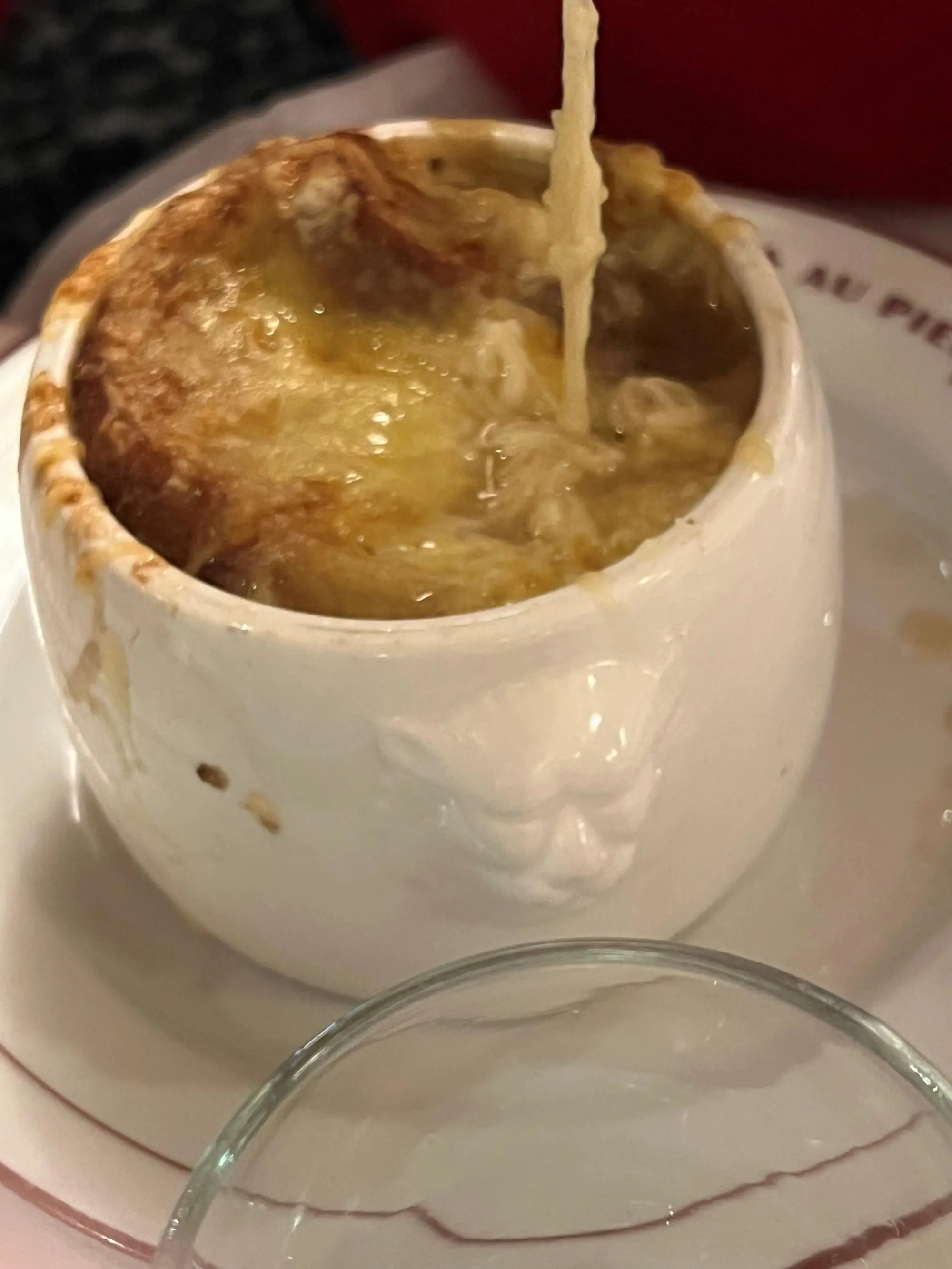 La zuppa di cipolle parigina