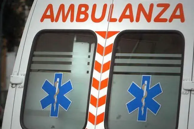Ambulanza (archivio L'Unione Sarda)