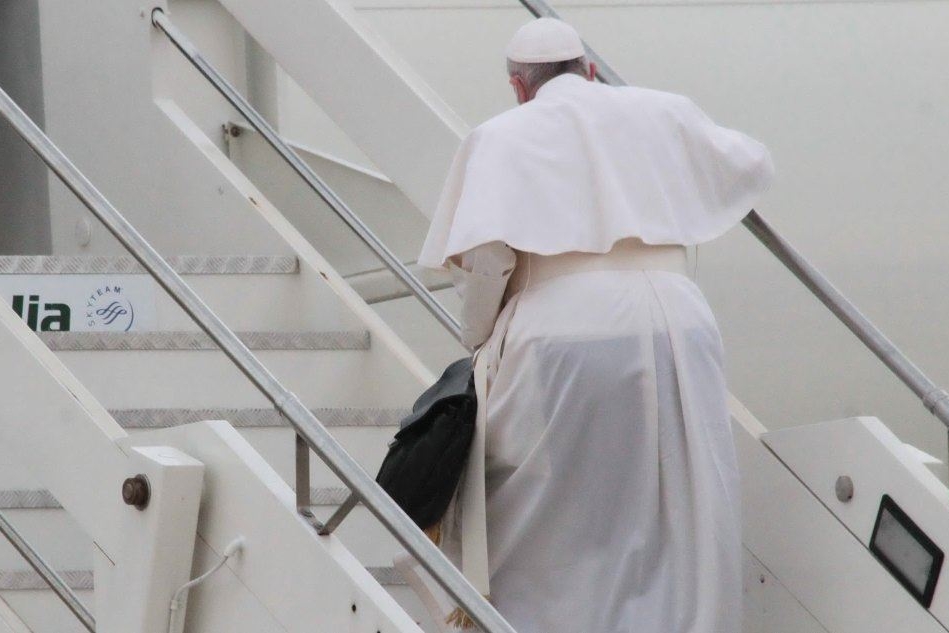 Il Papa in partenza per la storica visita in Iraq