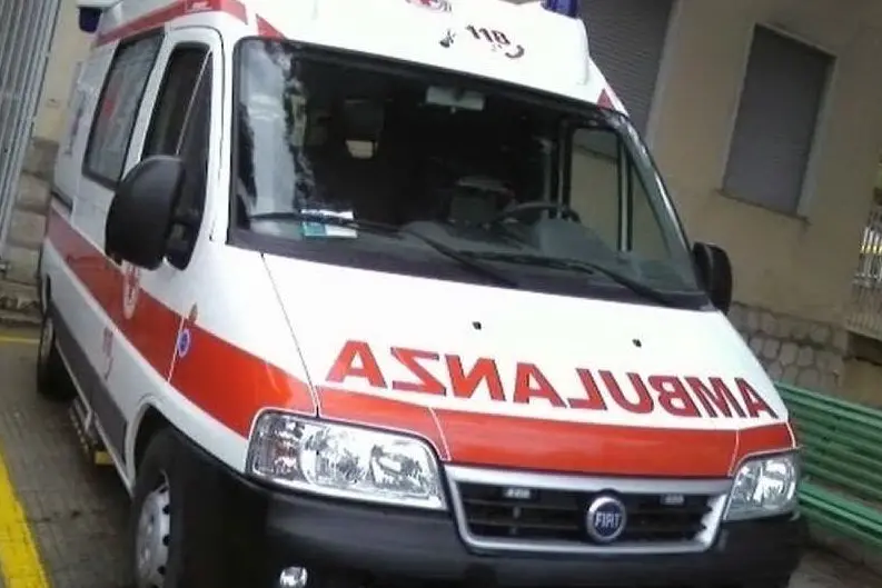 Una ambulanza (archivio)