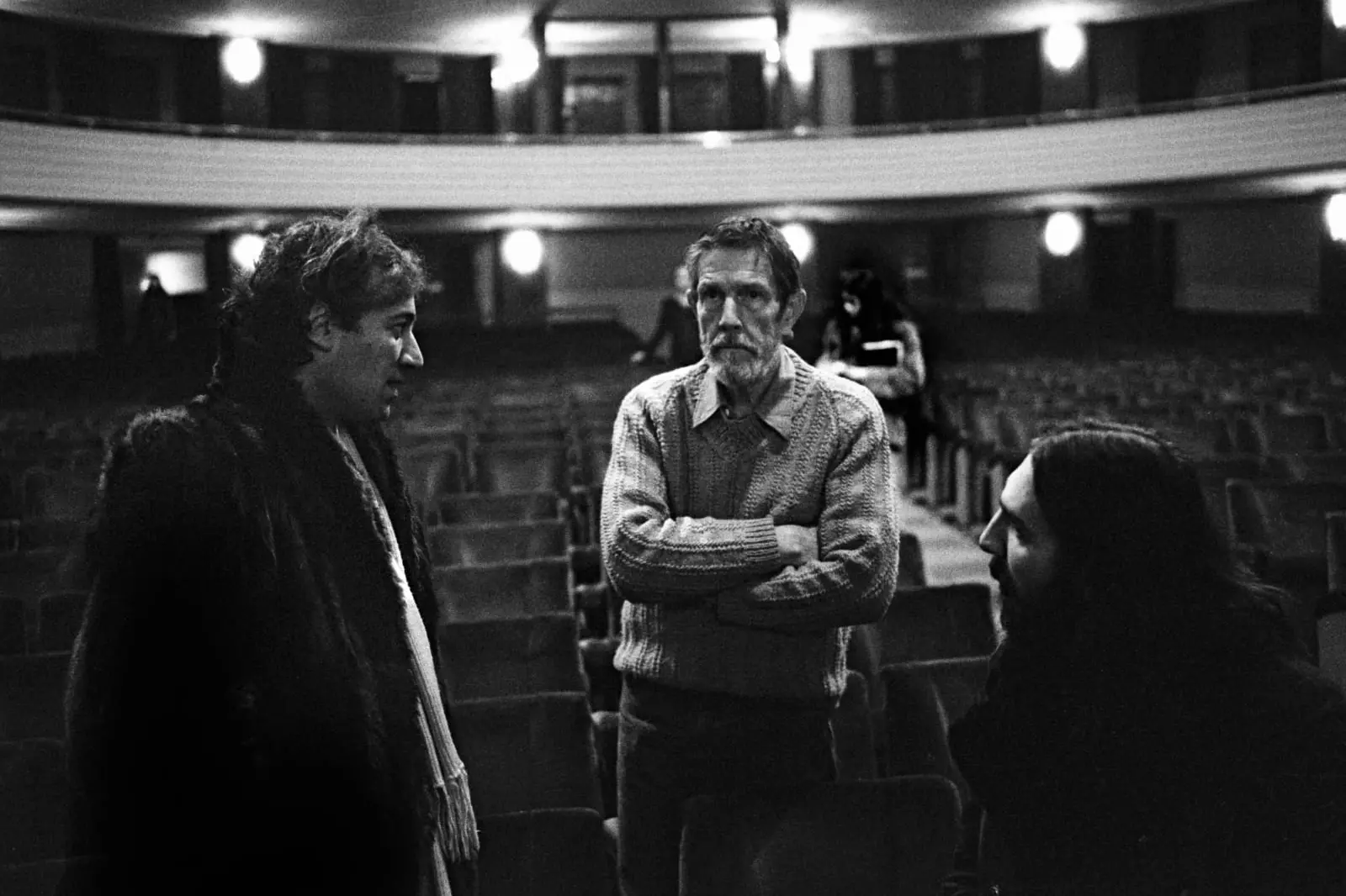 Da sinistra Demetrio Stratos, John Cage e Patrizio Fariselli (foto concessa da Roberto Masotti)