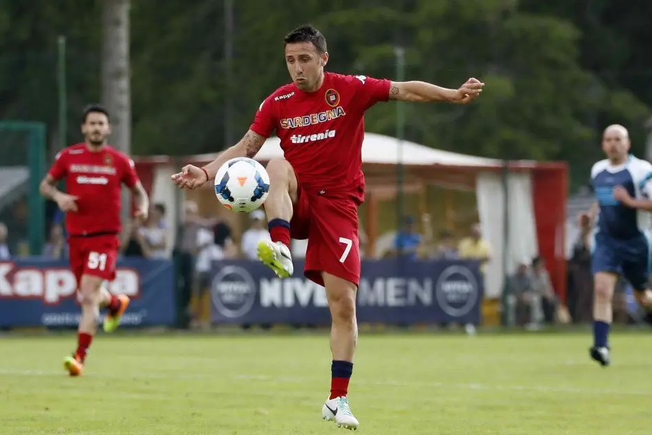 Cossu in azione nell'amichevole contro il Sappada