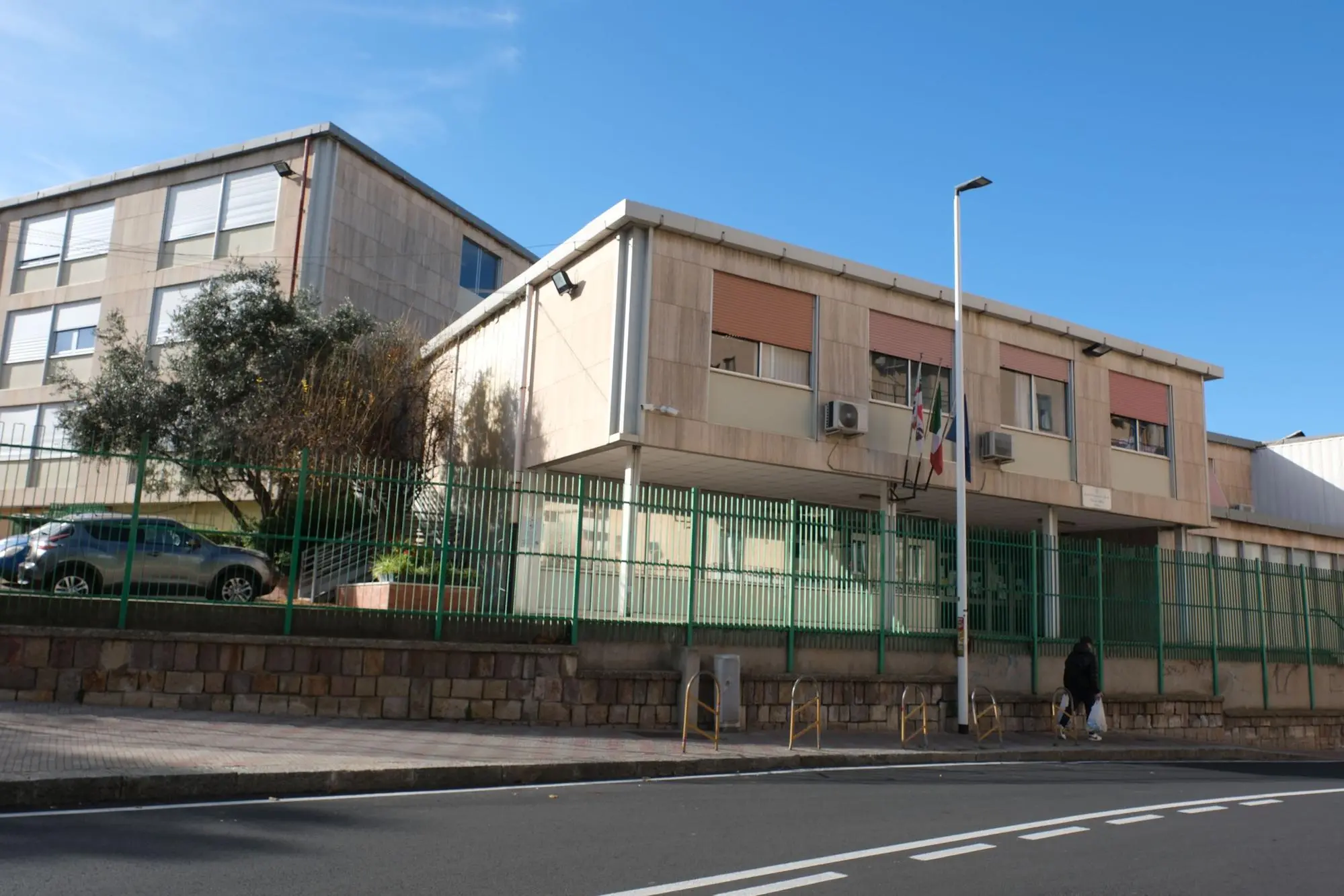 La scuola media Alfieri a Cagliari (foto Ungari)
