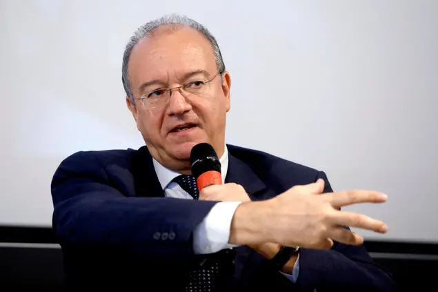 Il ministro dell'Istruzione Valditara (Ansa)