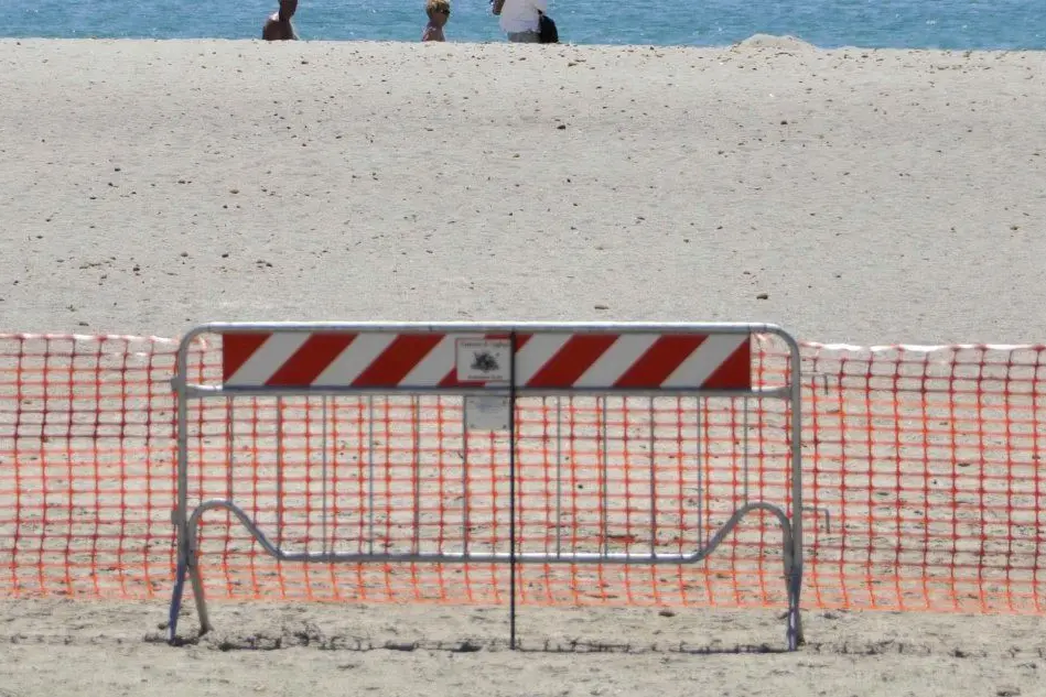 Lavori in corso per rimuovere l'amianto