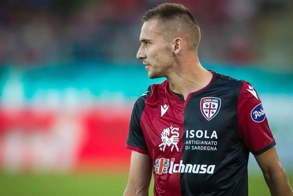 Il centrocampista del Cagliari, Marko Rog (foto Twitter)