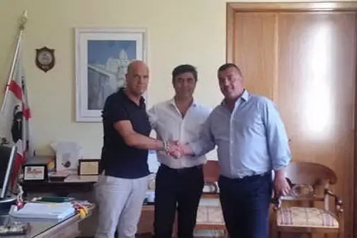 Il sindaco di Nuoro col nuovo presidente (foto L'Unione Sarda - Serreli)