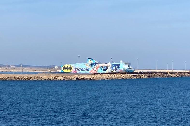 Venti di burrasca: la nave Genova-Porto Torres dirottata a Olbia