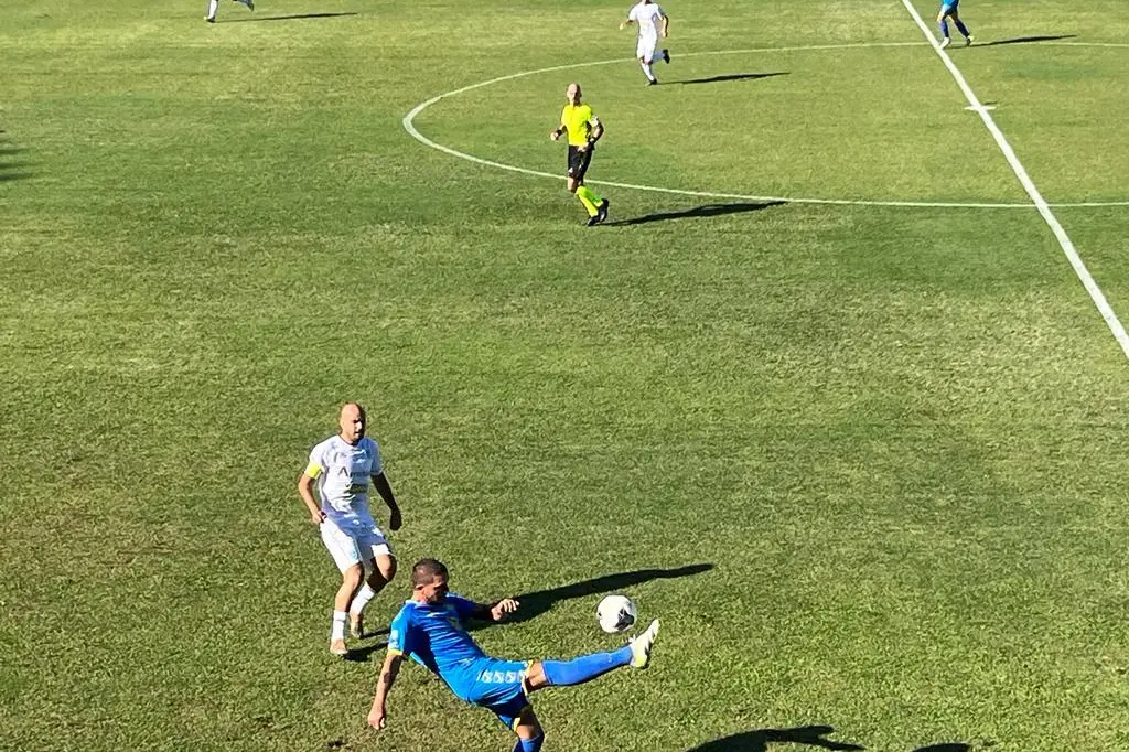 La Rosa, tra i migliori in campo per l'Olbia, nel match con la Carrarese (foto Ilenia Giagnoni)