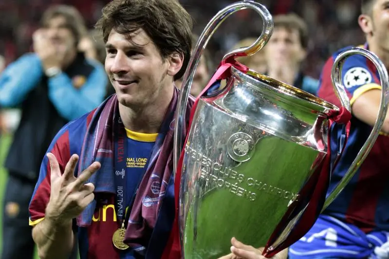 Messi con la Champions League tra le braccia