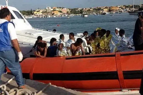 I clandestini salvati a Lampedusa