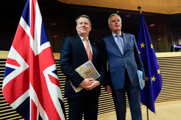 Frost e Barnier (foto archivio L'Unione Sarda)
