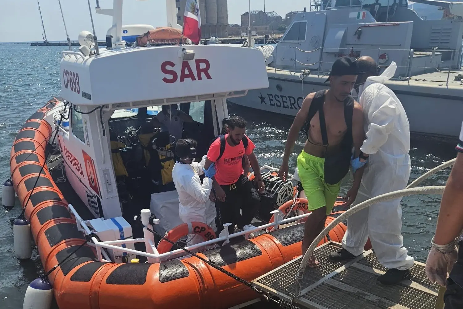 Lo sbarco di uno dei tre gruppi (Foto: Fabio Murru)