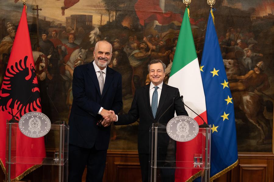 L’Italia apre le porte dell’Ue all’Albania: “Negoziati entro la fine dell’anno”