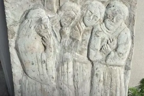 La scultura restaurata di Tinteri (foto Pala)