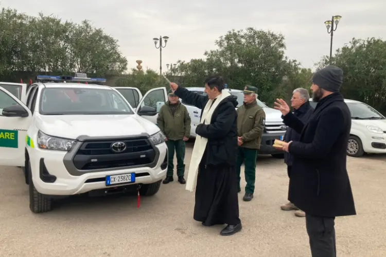 La benedizione del mezzo antincendio dei barracelli di Porto Torres (foto Pala)