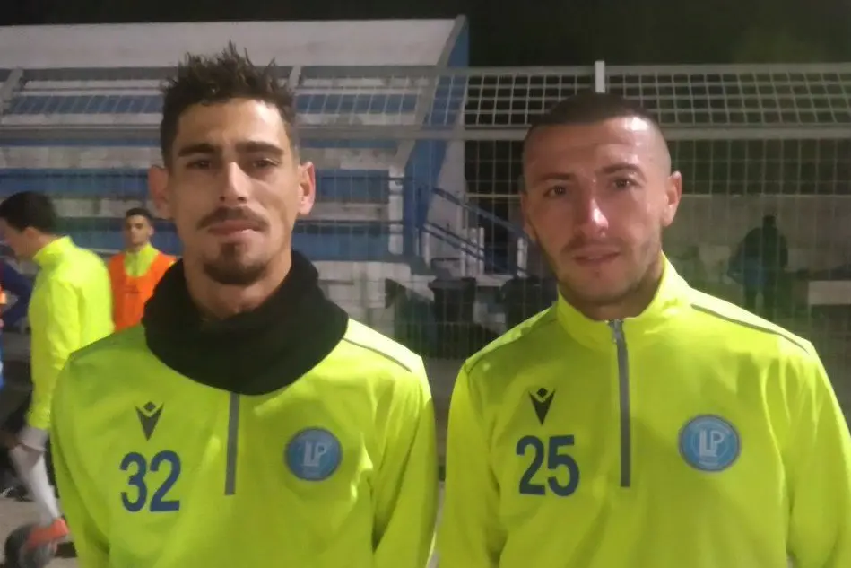 I due nuovi acquisti del Li Punti Calcio: Luca Ruggiu (a sinistra) e Giuseppe Silvetti (foto L'Unione Sarda - Tellini)