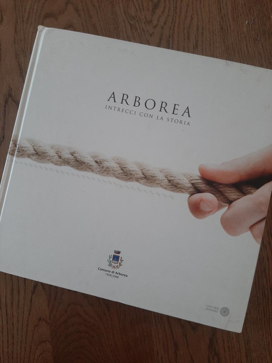 Il libro \"ARBOREA, Intrecci con la storia\" (foto\u00A0Ripa)