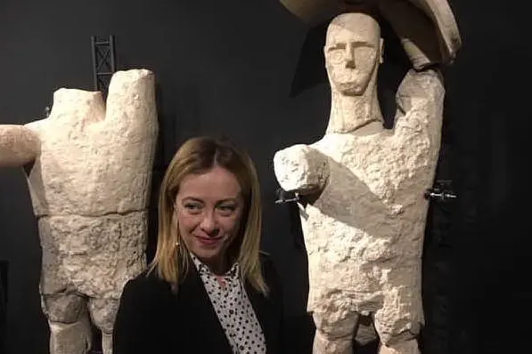 Giorgia Meloni al museo di Cabras (foto Sara Pinna)
