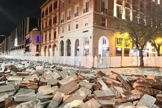 Работает в Виа Рома (Архив)