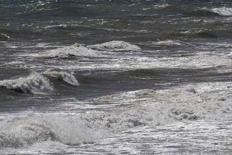 Un'imbarcazione si capovolge sul Mar Nero, due morti