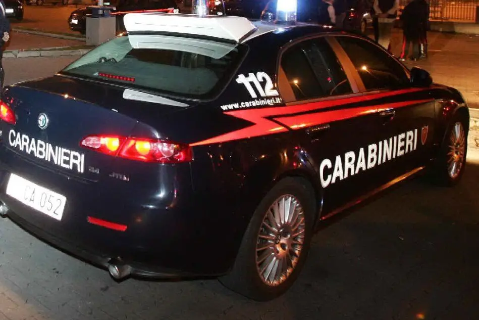 Un'auto dei carabinieri